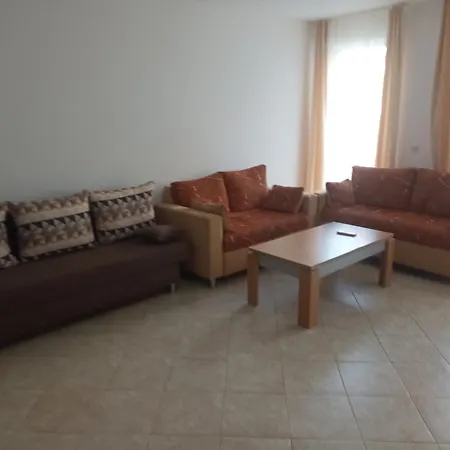 Silversprings Lucie Apartman *